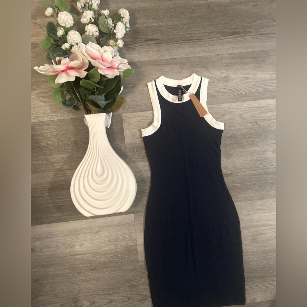 SKIMS Soft lounge Dress 
Navy Blue dress with white lining